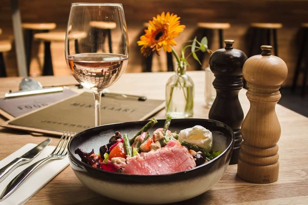 Quel est le restaurant gastronomique dans le Jura le plus réputé ?